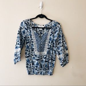 BLUE AND WHITE BOHO RUFFLE TOP